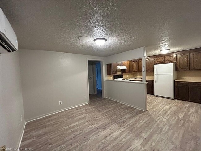 Building Photo - 29920 Main St Rental