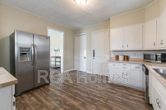 Photo - 1015 Olive St
