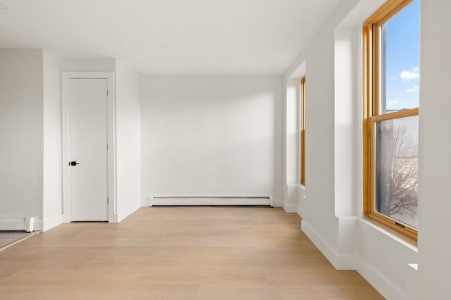 Photo - 744 Lexington Ave Unidad 2