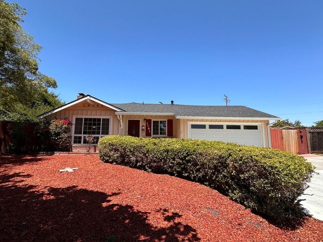 Building Photo - 4/2 W/ AC near San Tomas Expwy & El Camino...