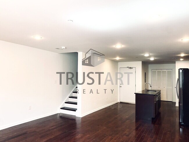 Building Photo - 1816 N Front St Unit B