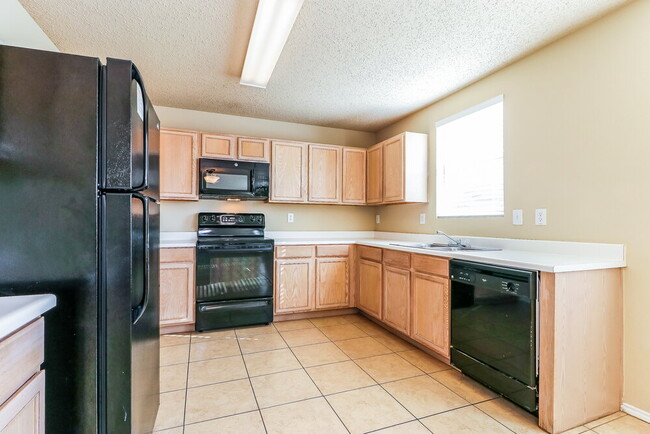 Photo - 521 Merton Ct