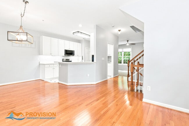 Photo - 217 Wintergull Ln
