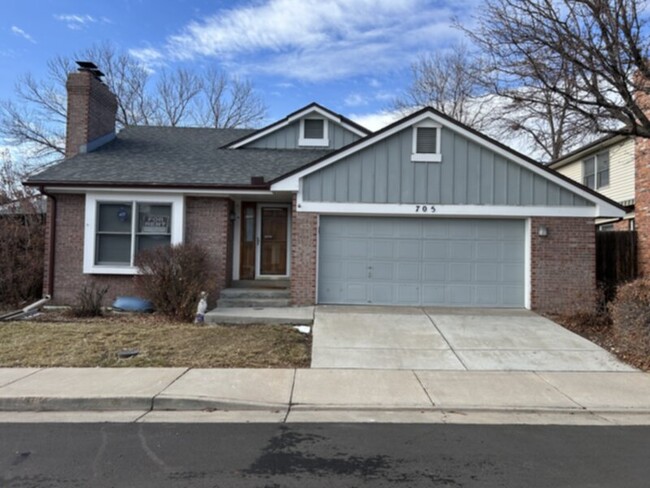 4 bedrooms 3 bathrooms Aurora 6th and Laredo - 4 bedrooms 3 bathrooms Aurora 6th and Laredo House