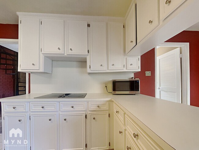 Photo - 2103 Woodland Springs St