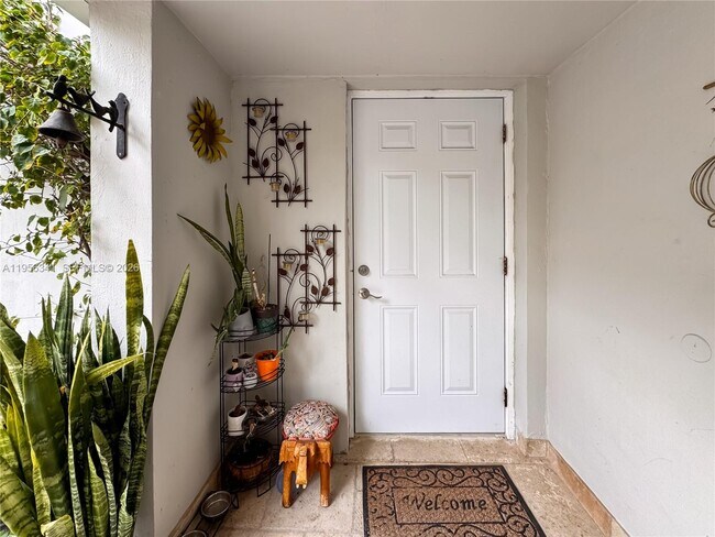 Photo - 19100 Bob-O-Link Dr