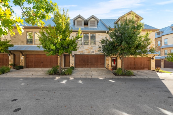 Photo - 1217 Highknoll Ln