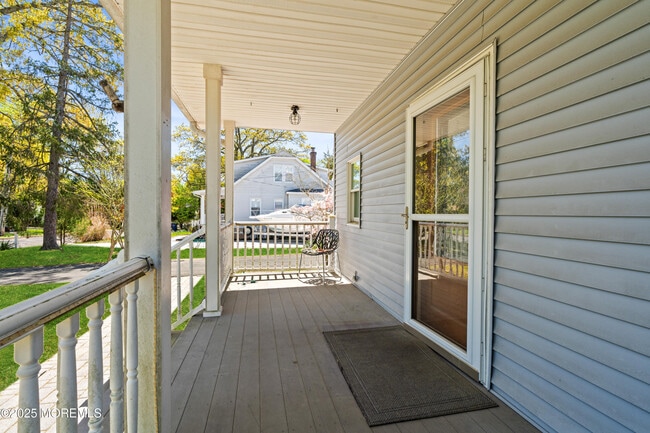Photo - 216 Chatham Ave