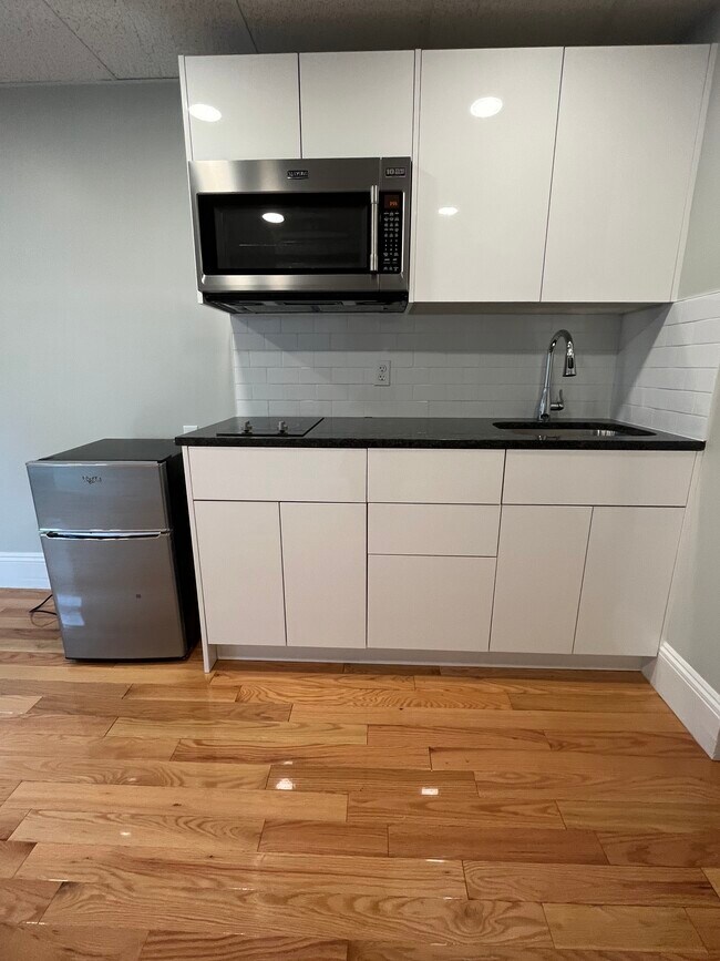 Photo - 304 Newbury St Unidad 304-2