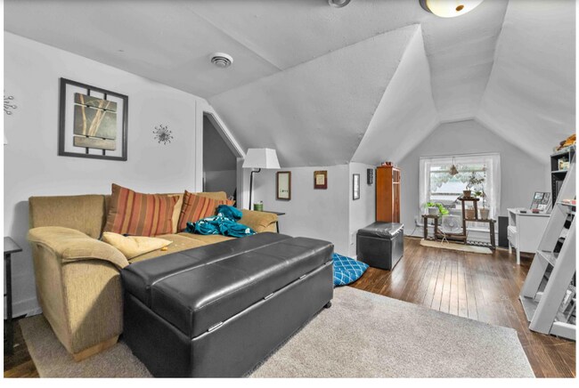 Photo - 164 S Washington St Unit 4