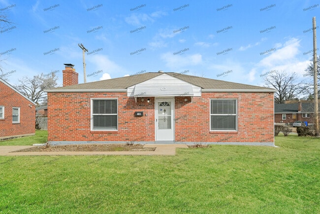 Building Photo - 1100 Mona Dr