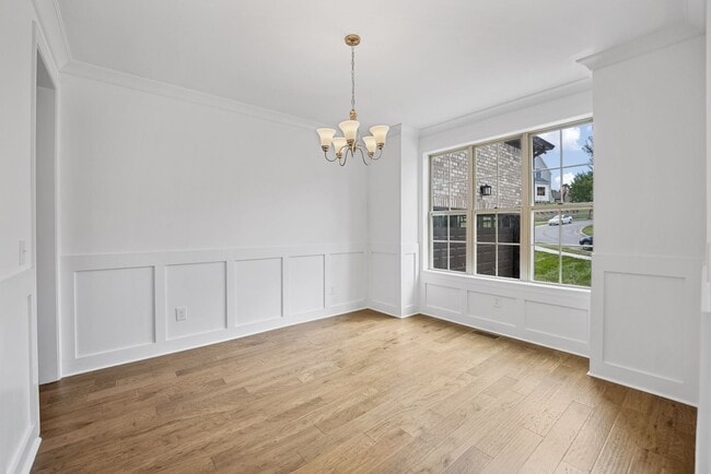 Photo - Newer Custom Brick Home in Lebanon