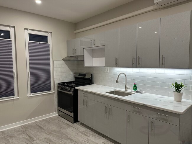 Photo - 7114 68th Pl Unit Upper