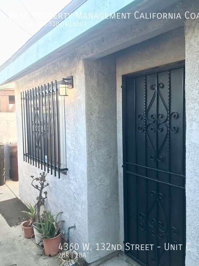 Building Photo - 4360 W 132nd St Unit C