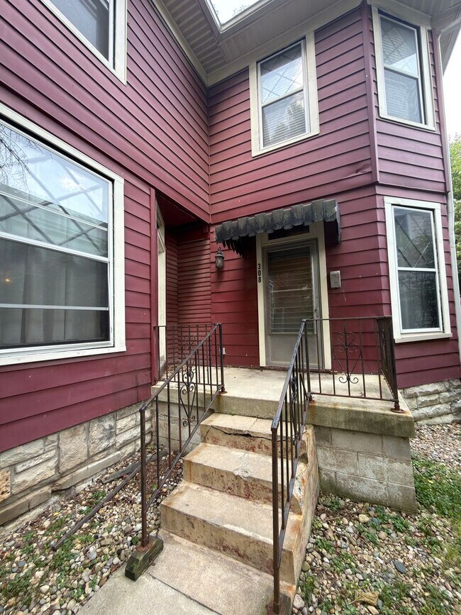 Building Photo - 308 N Washington St Unit 308
