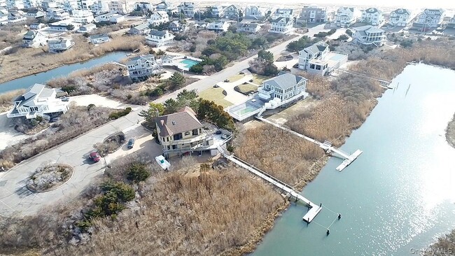 7 Widgeon Way