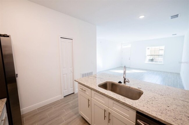 Photo - 1736 Pacific Rd