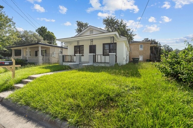 132 Jenks St