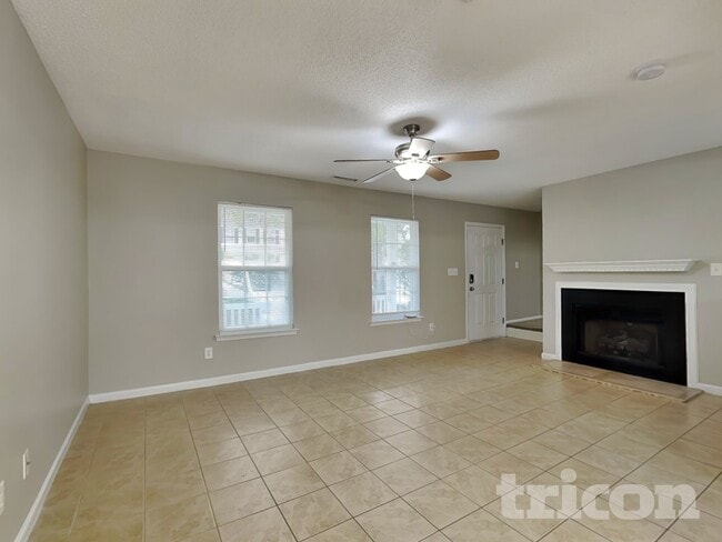 Photo - 4812 Silverdene St