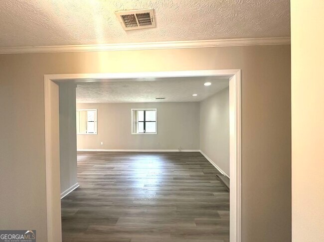 Photo - 100 Lakeview Ln