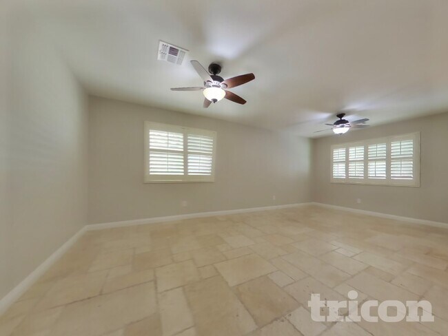 Photo - 7115 N 72nd Dr