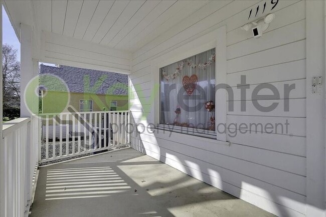 Photo - 1119 Lochbrae Rd