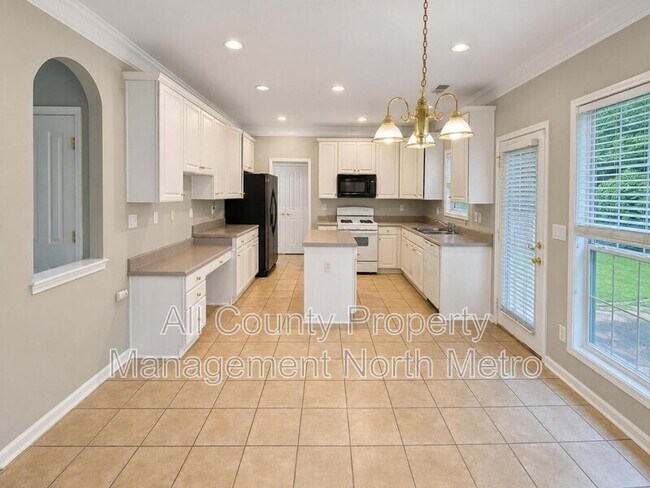 Photo - 550 Elgaen Ct