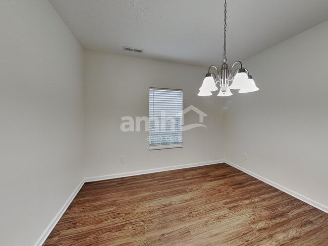 Photo - 1273 Greenbriar Way