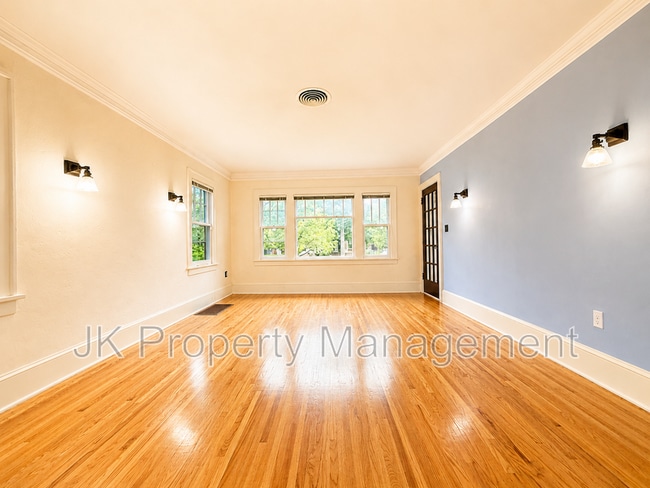 Photo - 2217 1st Ave S