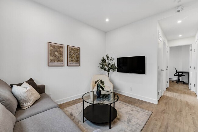 Building Photo - 887 Somerset St W Unit 101