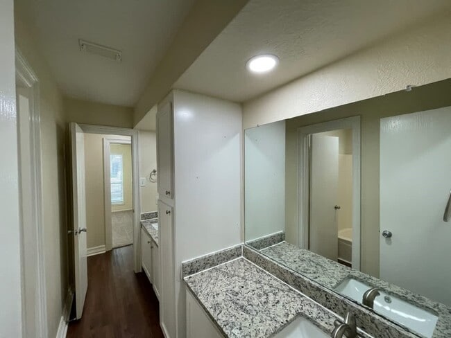 Photo - 9422 Chartermoss Cir