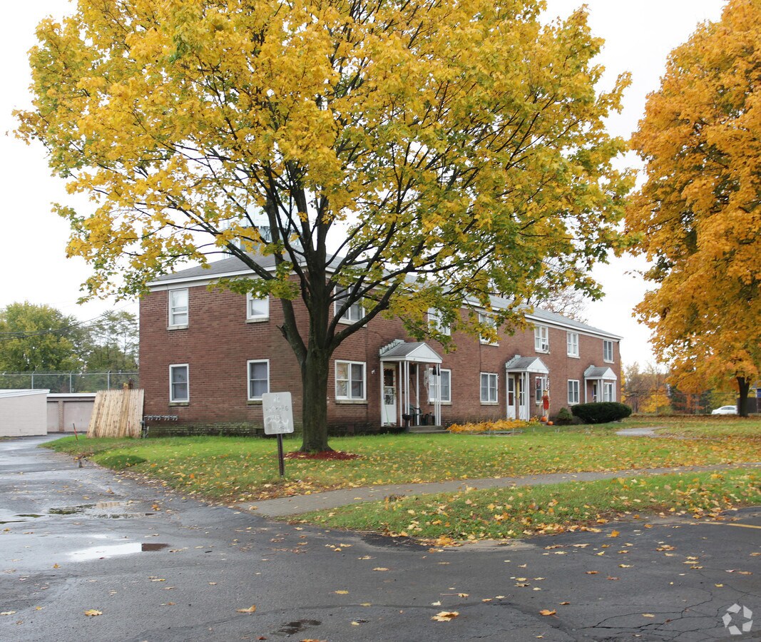 Maple Pine Manor - Maple Pine Manor