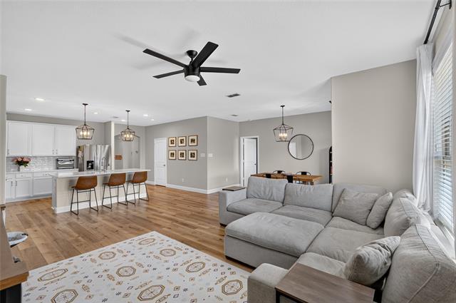 1722 Oak Glen Dr