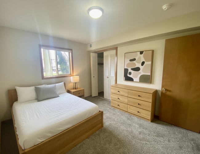 Photo - 2 Bedroom/1.5 Bathroom Apartment - First Floor Unit IVA24