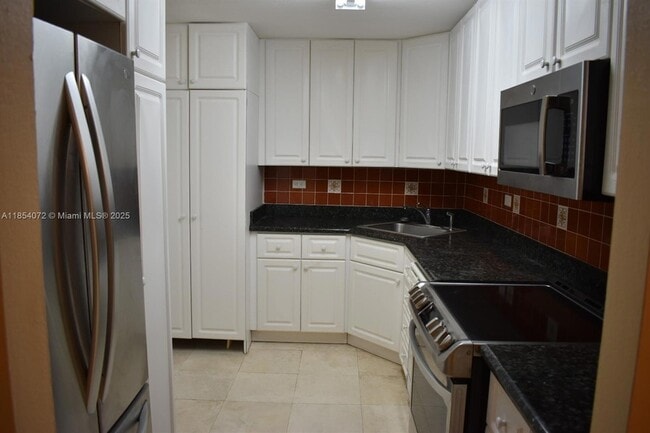 Photo - 6039 Collins Ave Unit 914