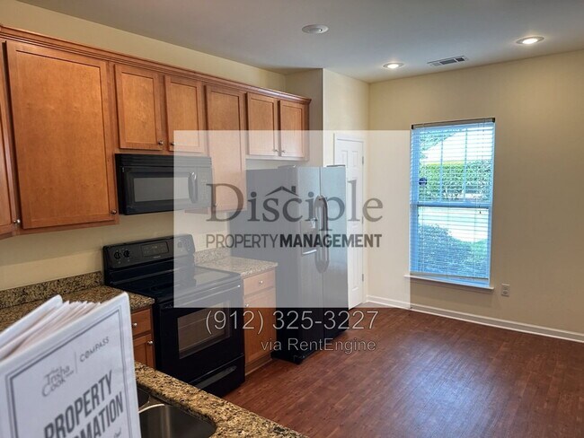 169 Regency Cir