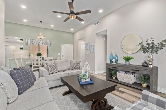 945 N Pasadena