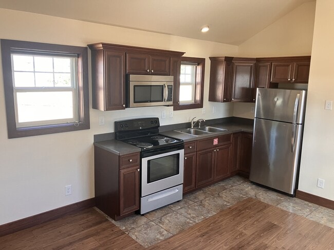 Photo - 111 E Cottonwood Dr