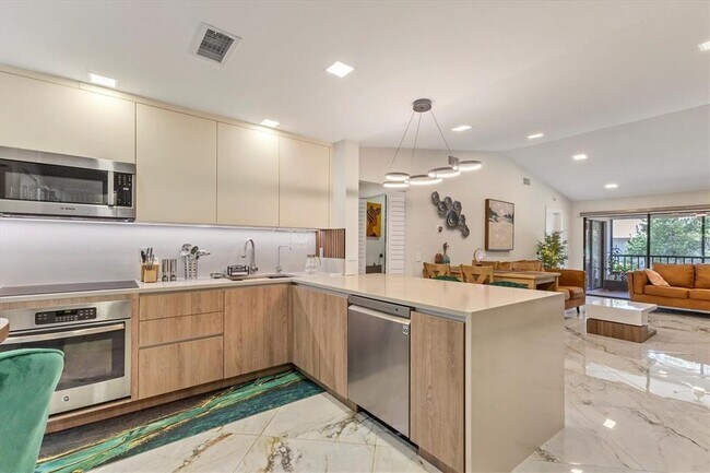 Photo - 5611 Summerside Ln Unit 46B