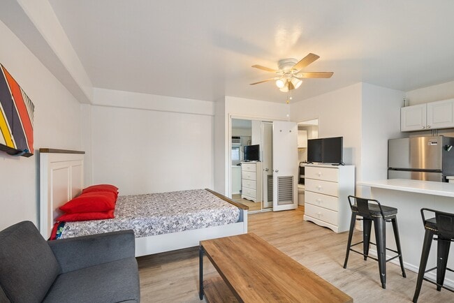 Photo - Fully Furnished Studio, 1 Bath. NO parking. Electric water and sewer are included in the rent. Unit 338