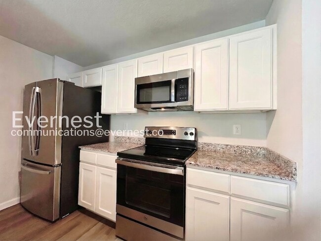 Photo - 25 Raeland Ln