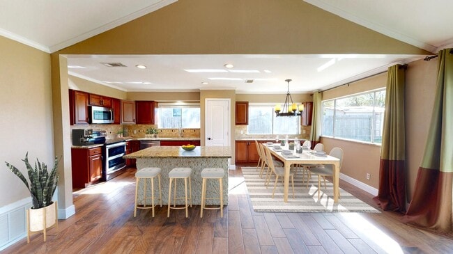 Photo - 204 Monaco Dr