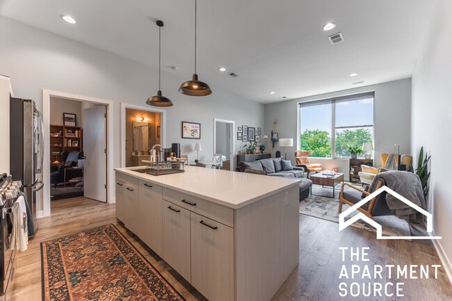 Building Photo - 2251 W Lawrence Ave Unit 104