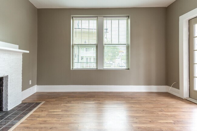 Photo - 1739 Walnut St