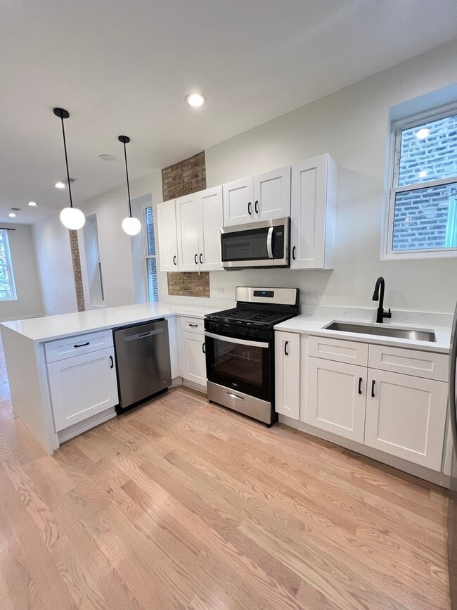 Photo - 1329 W 19th St