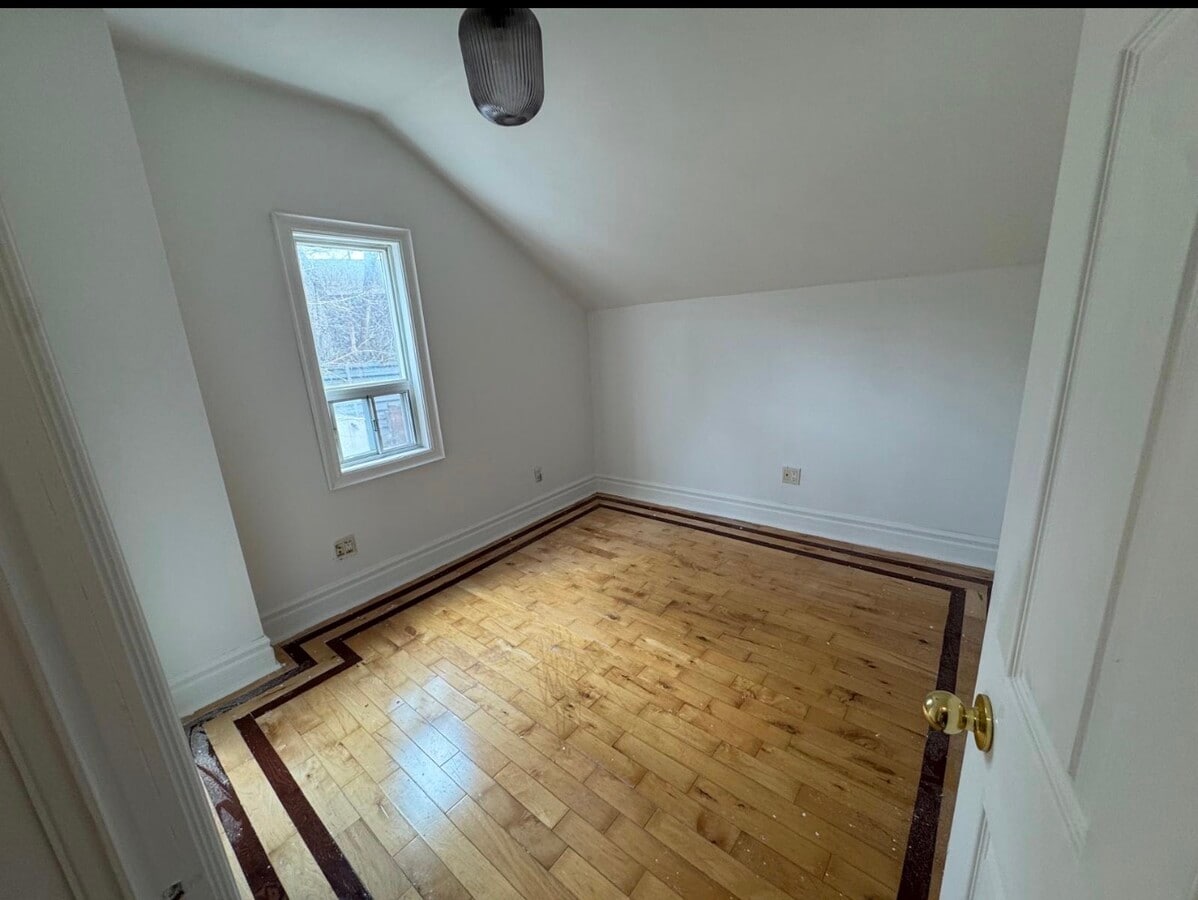 Photo - 47 Hillary Av