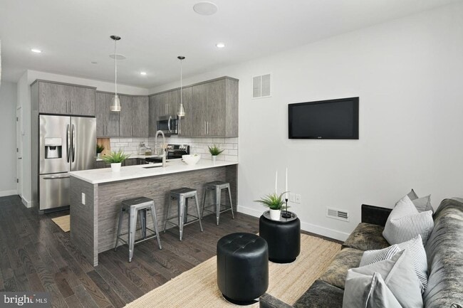 Building Photo - 1603 N Marshall St Unit A