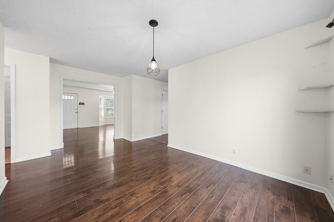 Photo - 1361 Jenny Ln