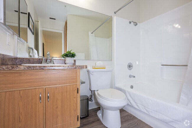 1BR, 1BA - 681SF - Spruce - Bathroom