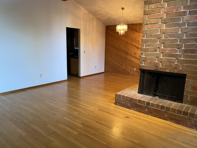 Photo - 2558 Troy Ct